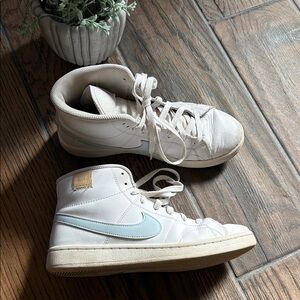 NIKE / High-Top Sneakers